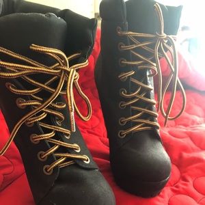 Black heel boots